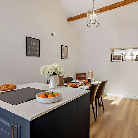 2 Bed In Malton Oc-96260 Holiday home Acklam