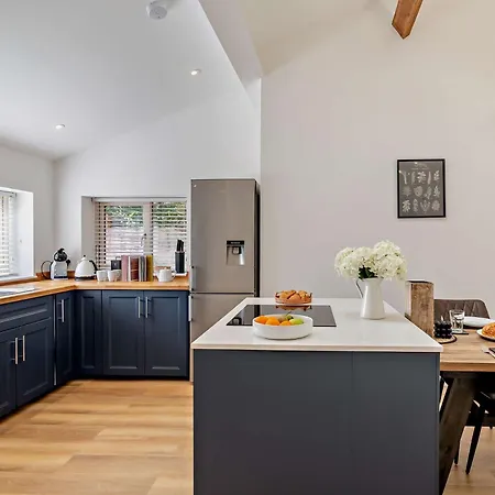 度假居 2 Bed In Leppington 96260 *