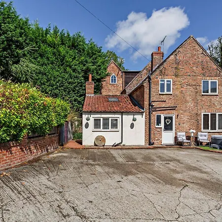 2 Bed In Malton Oc-96260 Holiday home